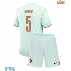 Billiga Frankrike Jules Kounde #5 Bortatröja Barn VM 2026 Kortärmad (+ Korta byxor)